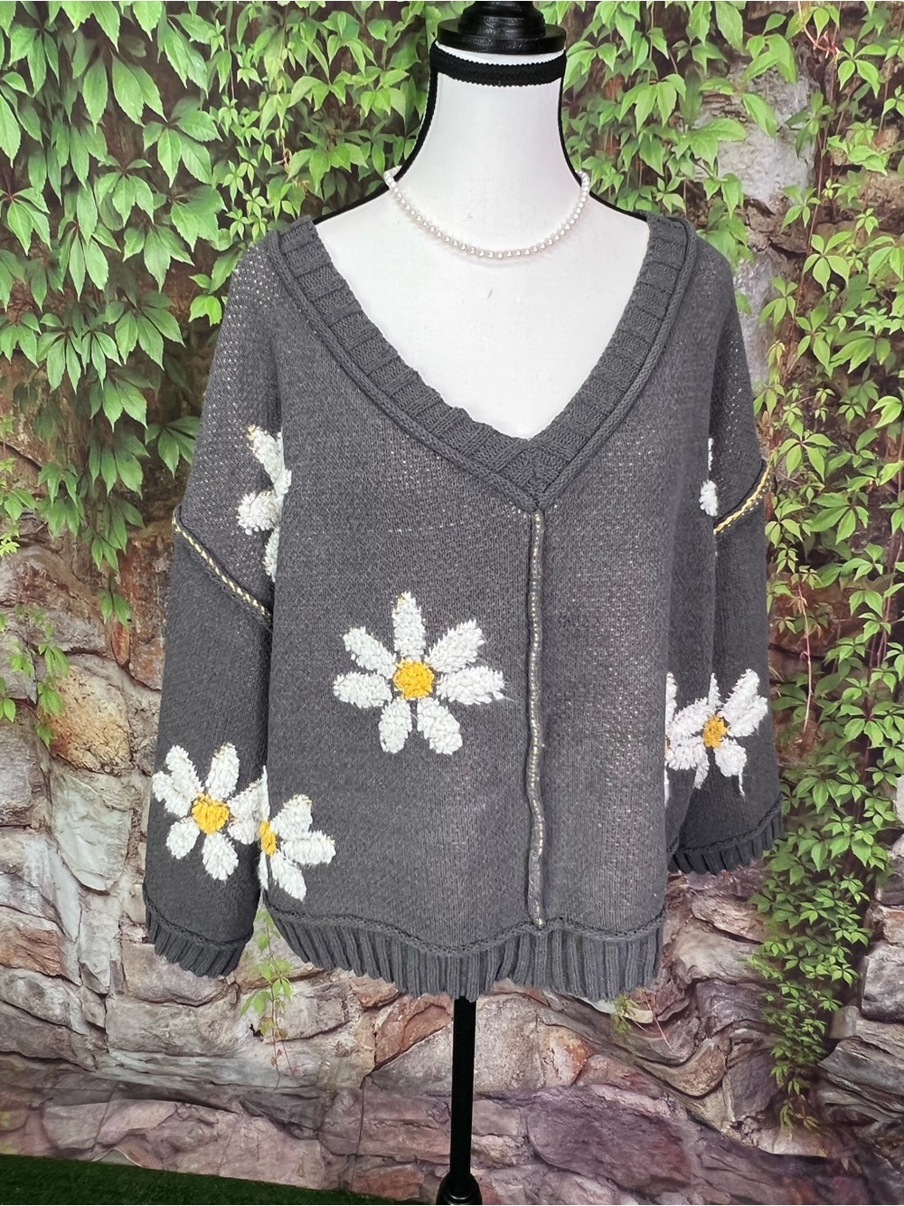 KLD Chunky Slouchy Bohemian Gray Daisy Print Oversized Sweater, S - Picture 2 of 12